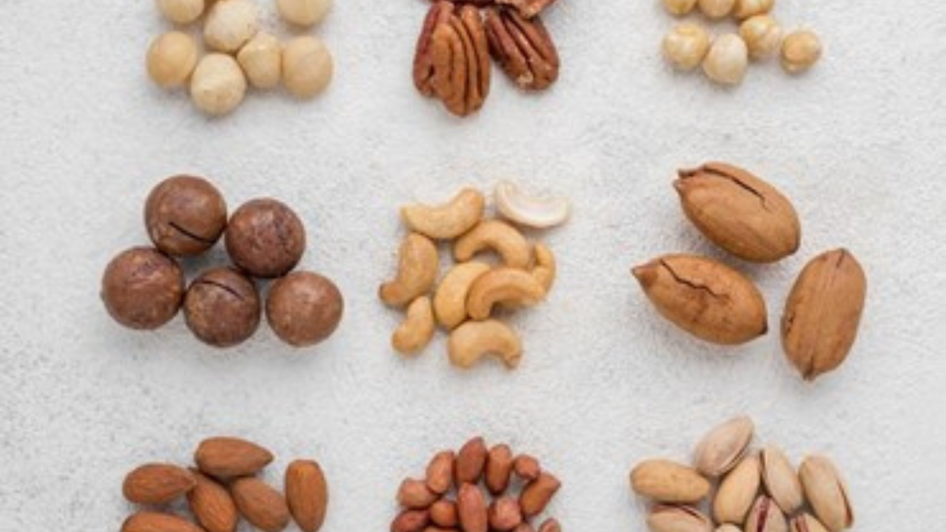 Pistache, noisettes, pois chiches, amandes, noix de cajou : l'important, c'est de trouver un équilibre dans l'alimentation